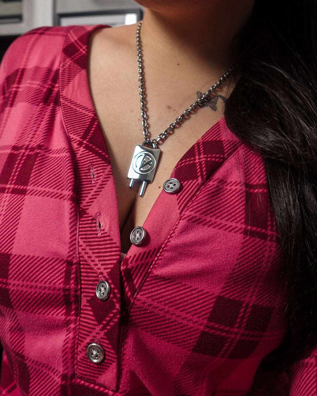 LOCK PENDANT NECKLACE