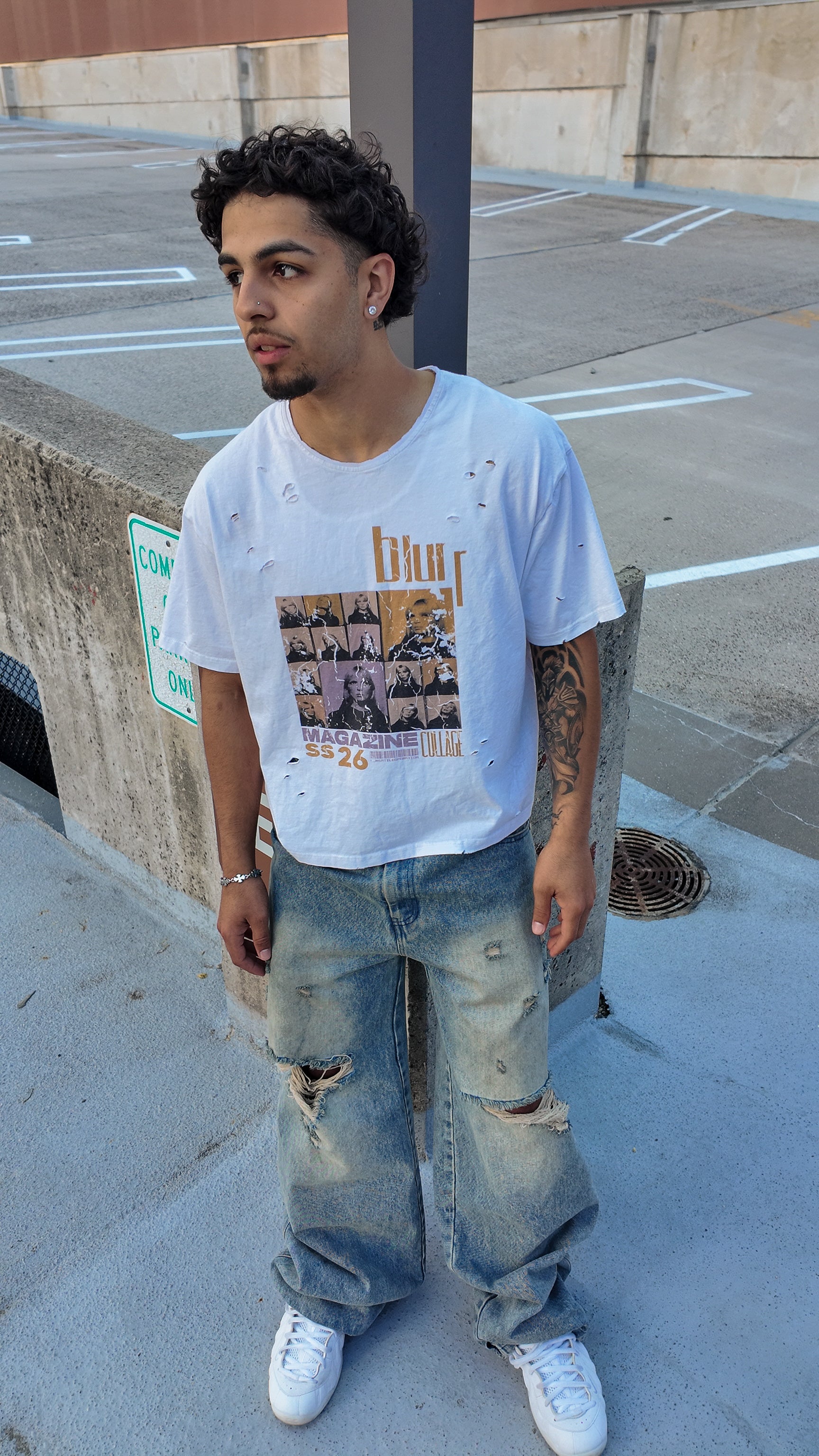 MAGAZINE TEE